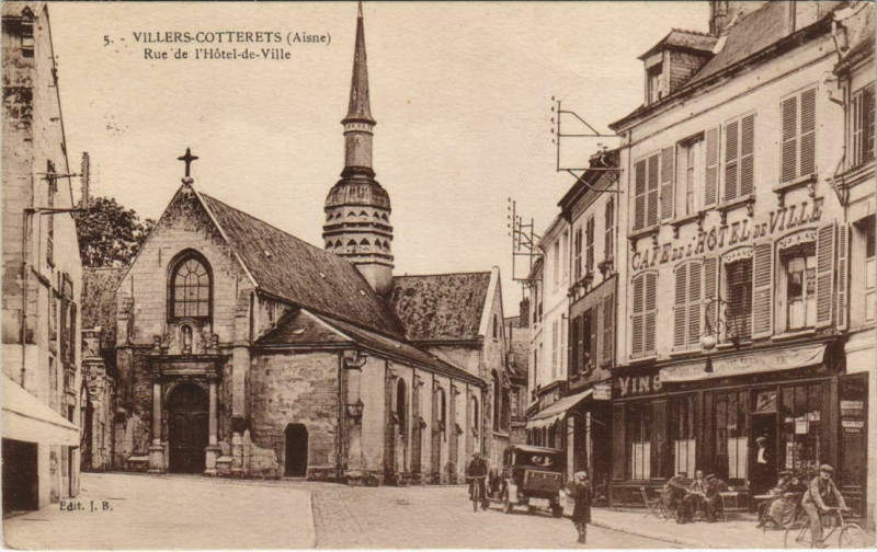 Carte postale ancienne Villers Cotterets Rue de l'Hotel de Ville France