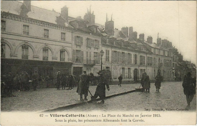 Carte postale ancienne Villers Cotterets La Place du Marche France