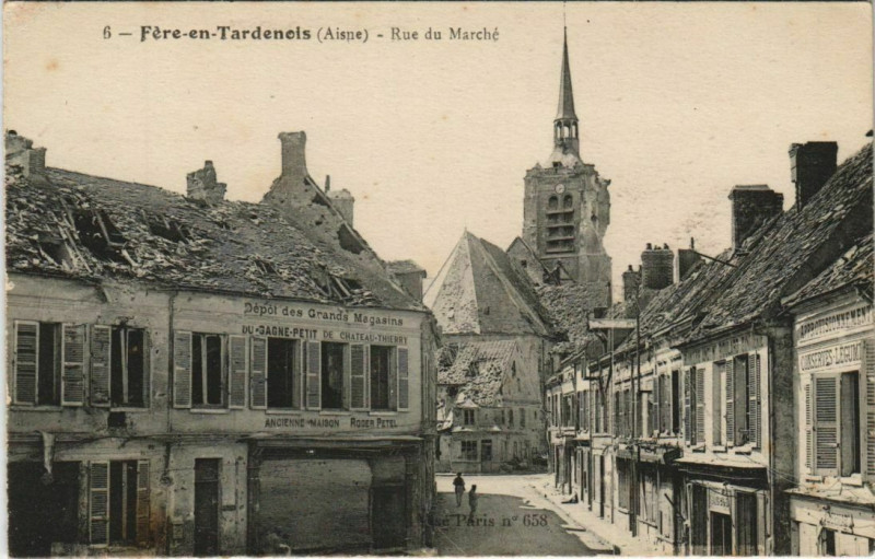 Carte postale ancienne Fere-en-Tardenois Rue du Marche France à Fère-en-Tardenois