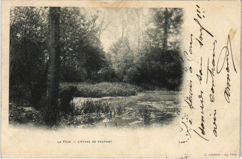 Carte postale ancienne La Fere L'Etang de Necfort France