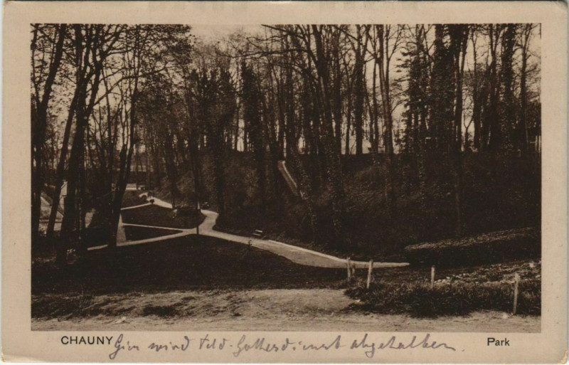Carte postale ancienne Chauny Park France à Chauny