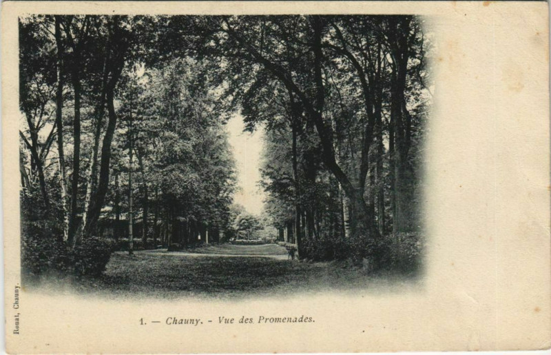 Carte postale ancienne Chauny Vue des Promenades France à Chauny