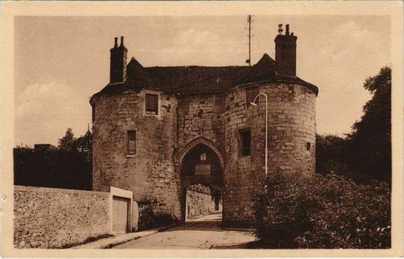 Carte postale ancienne Chateau Thierry La Porte Saint-Pierre France