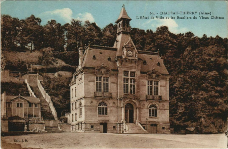 Carte postale ancienne Chateau Thierry L'Hotel de Ville France
