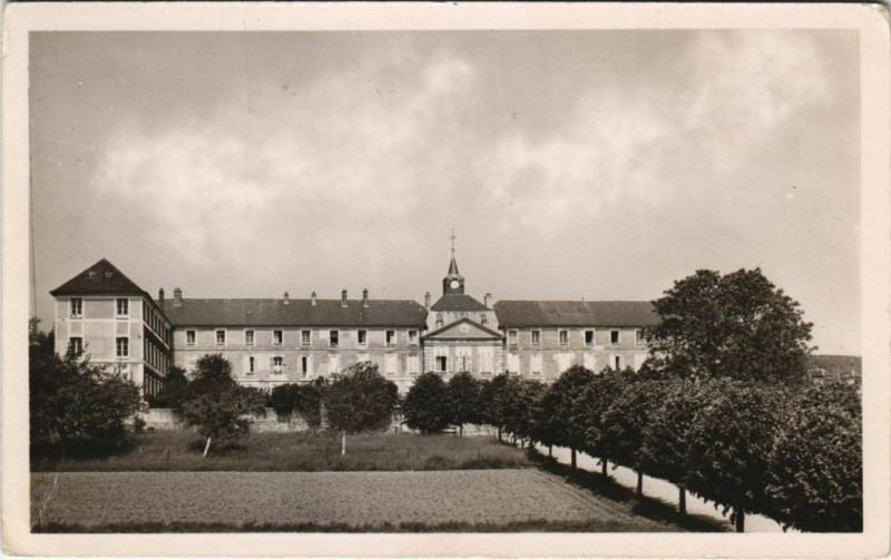 Carte postale ancienne Chateau Thierry La Charite, Maison de Retraite France