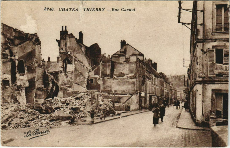 Carte postale ancienne Chateau Thierry Rue Carnot France