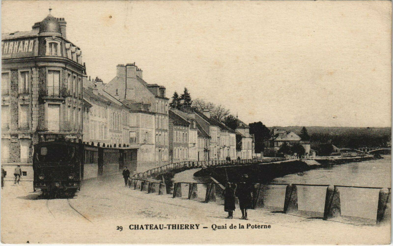 Carte postale ancienne Chateau-Thierry Quai de la Poterne à Château-Thierry