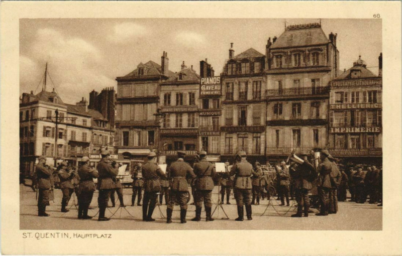 Carte postale ancienne Saint Quentin- Hauptplatz France à Saint-Quentin