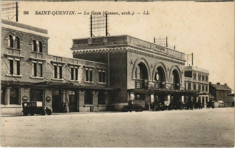 Carte postale ancienne Saint Quentin- La Gare France à Saint-Quentin