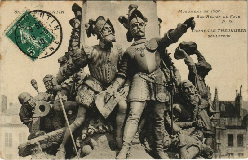 Carte postale ancienne Saint Quentin- Monument de 1557 Bas relief de Face France à Saint-Quentin