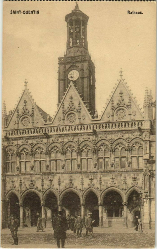 Carte postale ancienne Saint Quentin- Rathaus France à Saint-Quentin