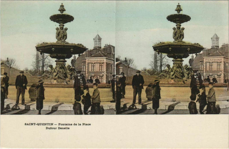 Carte postale ancienne Saint Quentin- Fontaine de la Place Dufour Denelle France à Saint-Quentin
