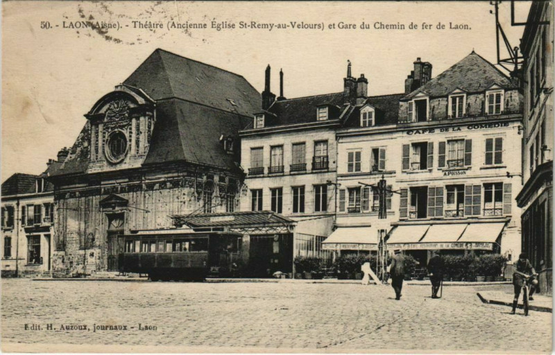 Carte postale ancienne Laon- Theatre et Gare du Chemin der fer France à Laon