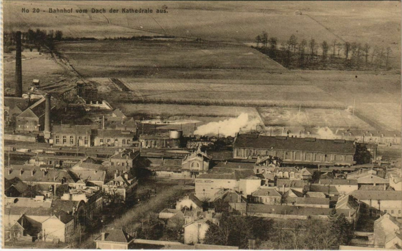Carte postale ancienne Laon- Bahnhof vom Dach der Kathedrale aus France à Laon