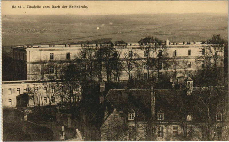 Carte postale ancienne Laon- Zitadelle vom Dach der Kathedrale France à Laon