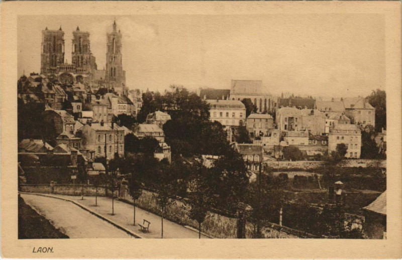 Carte postale ancienne Laon- France à Laon