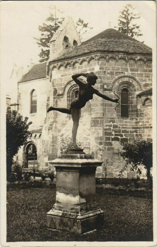 Carte postale ancienne Laon- Statue France à Laon