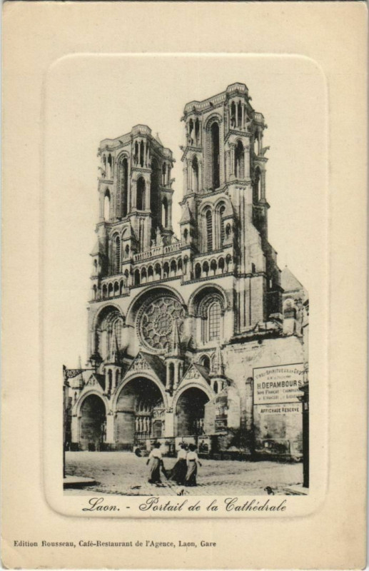 Carte postale ancienne Laon- Portail de la Cathedrale France à Laon