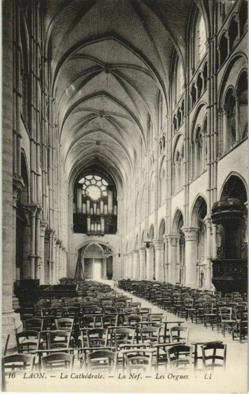 Carte postale ancienne Laon- La Cathedrale, La Nef, Les Orgues France à Laon