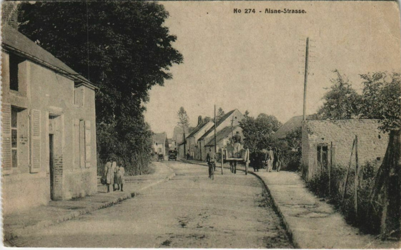 Carte postale ancienne Aisne - Rue - Strasse - Street Scene