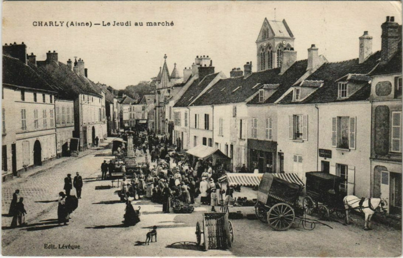 Carte postale ancienne Charly - Le Jeudi au Marche à Harly