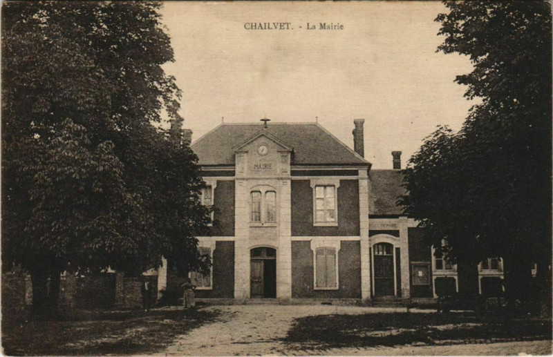 Carte postale ancienne Chailvet - La Mairie