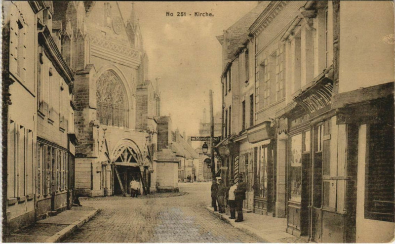 Carte postale ancienne Aisne - Eglise - Kirche - Church in a Town