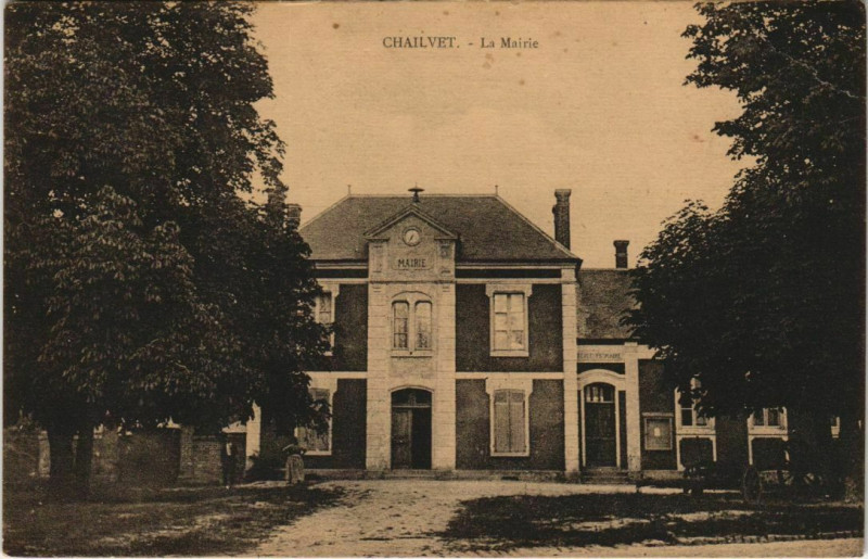 Carte postale ancienne Chailvet - La Mairie