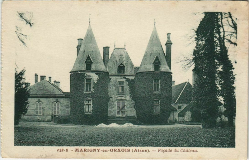Carte postale ancienne Marigny-en-Orxois - Facade du Chateau à Marigny-en-Orxois