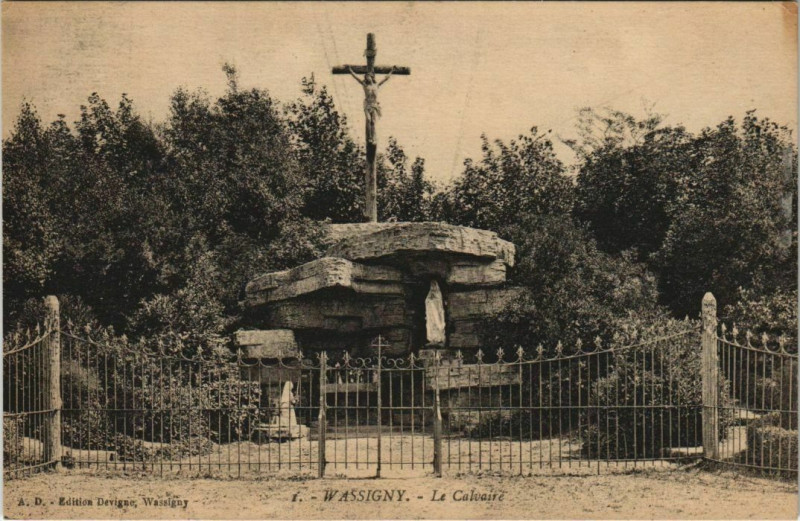 Carte postale ancienne Wassigny - Le Calvaire à Wassigny