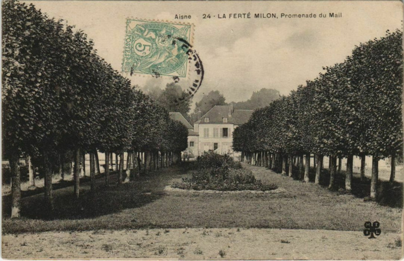 Carte postale ancienne La Ferte-Milon - Promenade du Mail à La Ferté-Milon