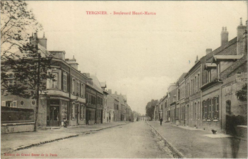 Carte postale ancienne Tergnier - Boulevard Henri-Martin à Tergnier