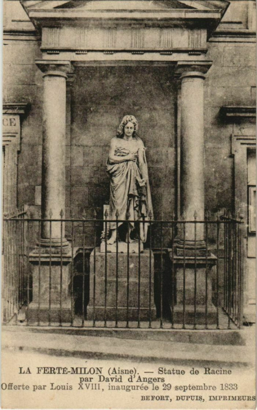 Carte postale ancienne La Ferte-Milon - Statue de Racine à La Ferté-Milon
