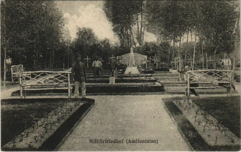 Carte postale ancienne Amifontaine - Militarfriedhof - Cimetiere à Amifontaine