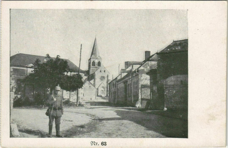 Carte postale ancienne Prouvais - Town Scene à Prouvais