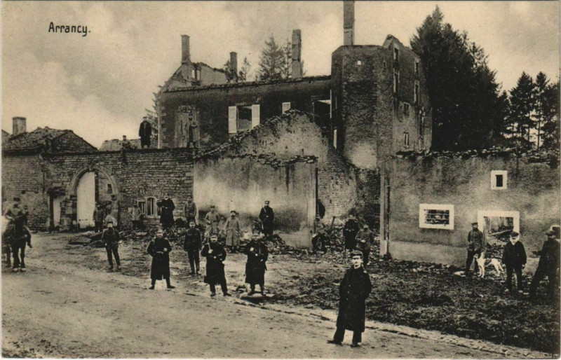 Carte postale ancienne Arrancy - Rue - Ruines à Arrancy