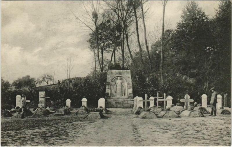 Carte postale ancienne Blerancourt - Cimetiere - Monument à Blérancourt