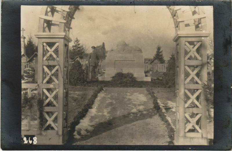 Carte postale ancienne Aisne - Kriegerdenkmal