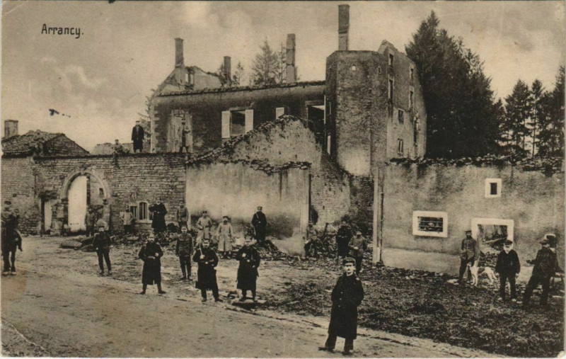 Carte postale ancienne Arrancy - Rue - Ruines à Arrancy
