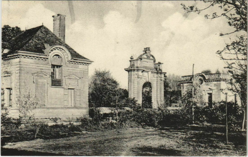 Carte postale ancienne Blerancourt - Town Scene à Blérancourt
