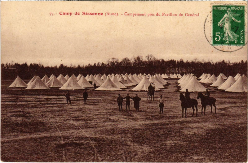 Carte postale ancienne Militaire Camp de Sissonne - Campement pres du Pavillon à Sissonne
