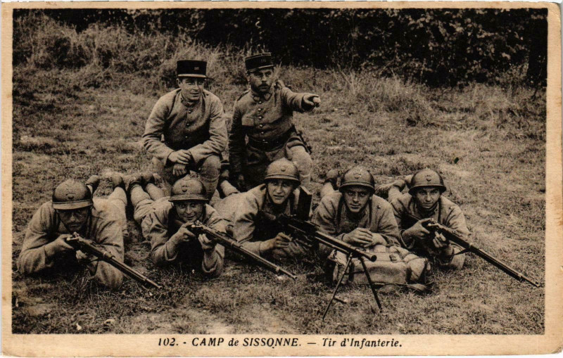 Carte postale ancienne Militaire Camp de Sissonne - Tir d'Infanterie à Sissonne
