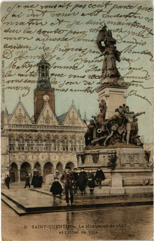 Carte postale ancienne St. Quentin Le Monument de 1557