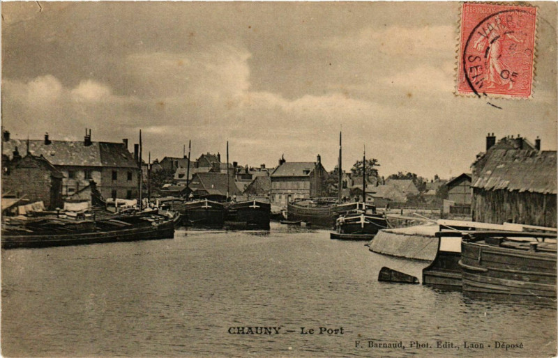 Carte postale ancienne Chauny Le Port à Chauny