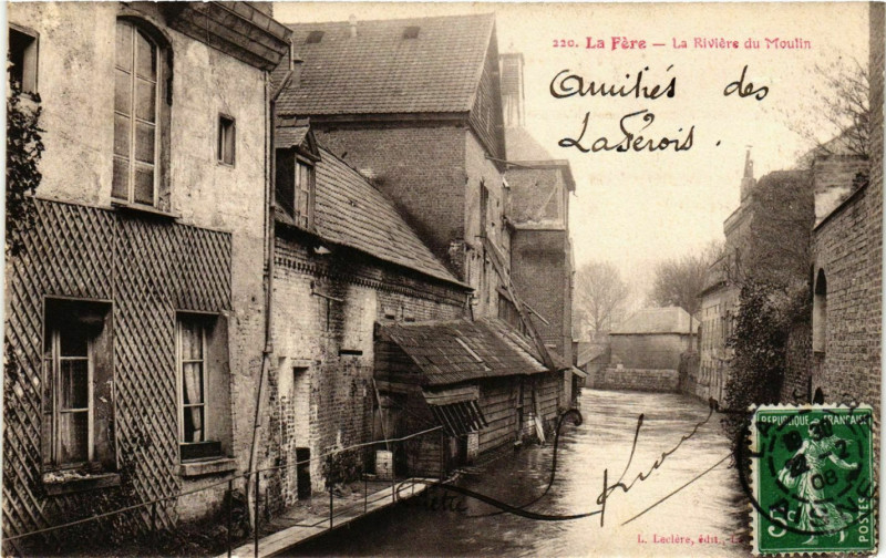 Carte postale ancienne La Fere La Riviere du Moulin