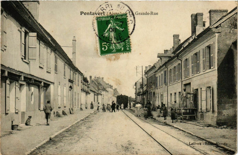 Carte postale ancienne Pontavert La Grande Rue à Pontavert