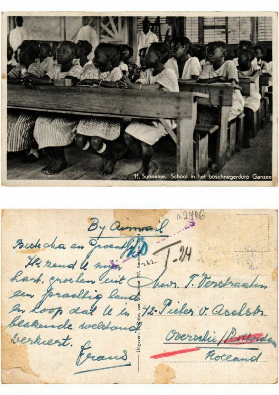 Carte postale ancienne Pc Suriname - School in het boschnegerdorp Ganzee