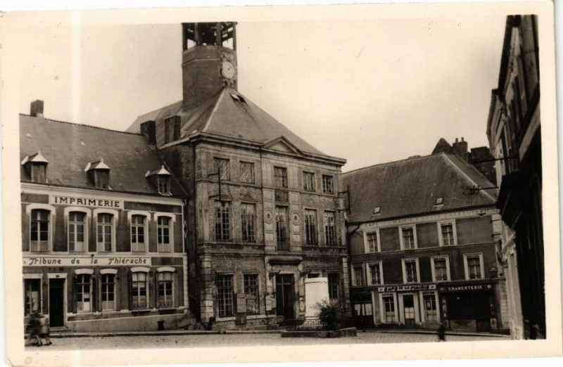 Carte postale ancienne Vervins L'Hotel de Ville à Vervins