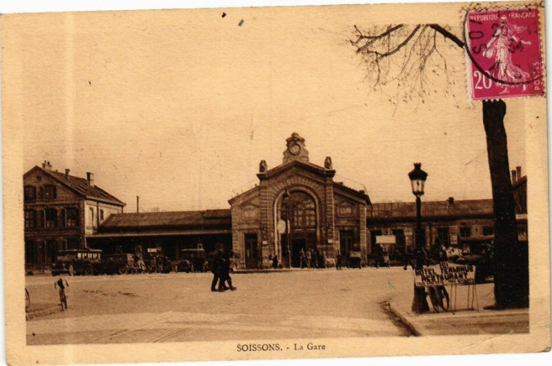 Carte postale ancienne Soissons La Gare à Soissons