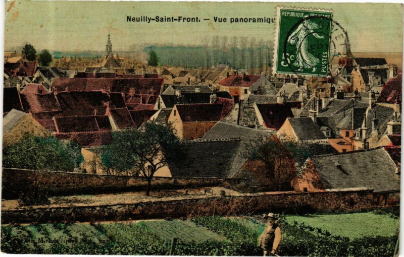Carte postale ancienne Neuilly-Saint-Front Vue panoramique à Neuilly-Saint-Front